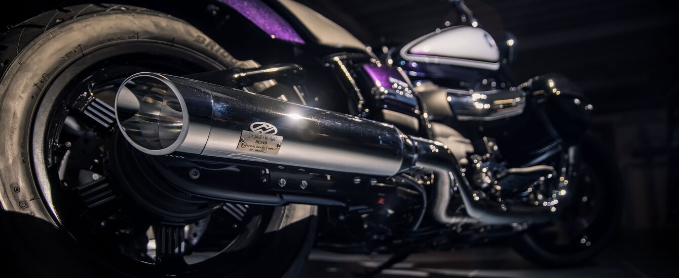 BMW Motorrad Ansicht auf den verchromten Auspuff-Endtopf | © Moto Mader AG