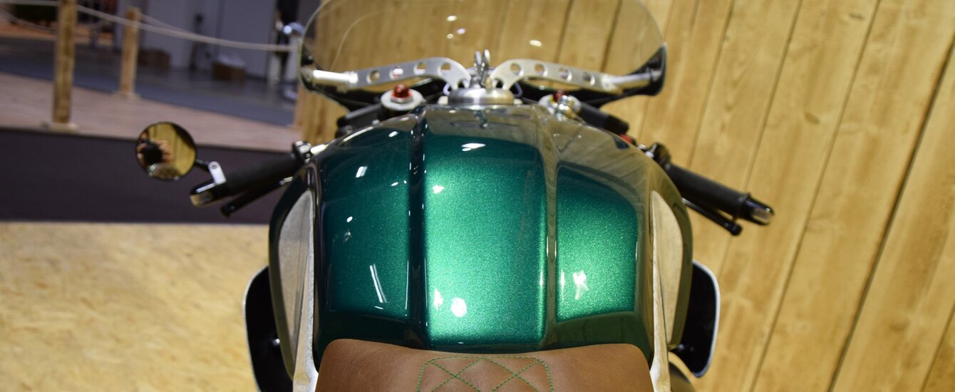 BMW Motorrad R nineT vom Heck her Sicht auf den Tank | © Moto Mader AG