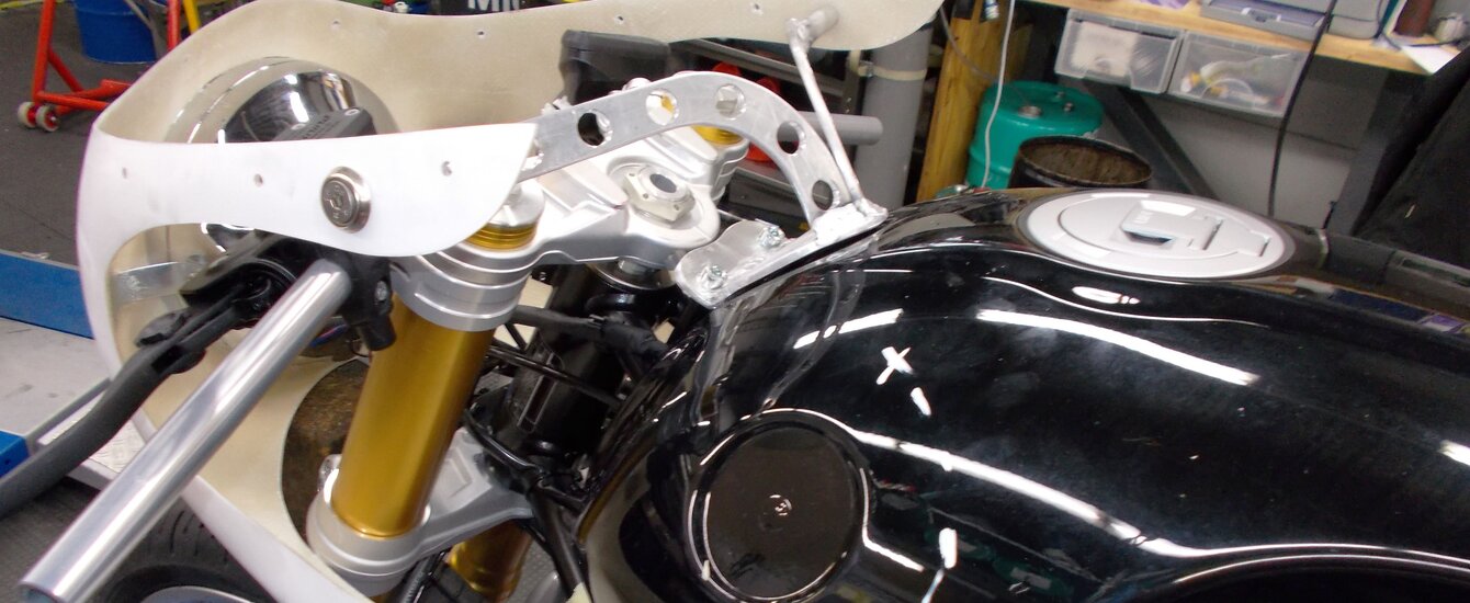 BMW Motorrad R nineT Ansicht auf den Tank und Lenker von der Seite her | © Moto Mader AG