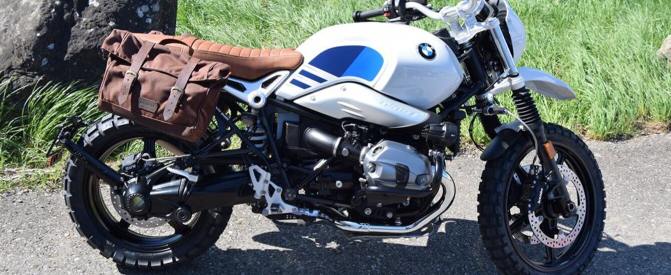 BMW Motorrad R nineT Seitenansicht komplett inklusive Hecktaschen von Wunderlich montiert | © Moto Mader AG