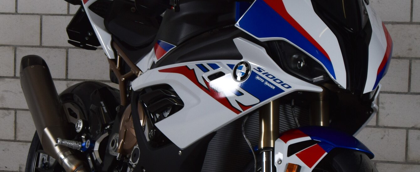 BMW Motorrad S 1000 RR Aufnahme von Front ganzes Bike sichtbar | © Moto Mader AG